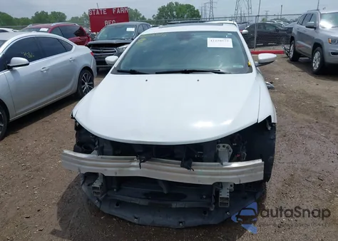 2015 Chrysler 200 Limited из США, поврежденный, VIN 1C3CCCAB1FN559353